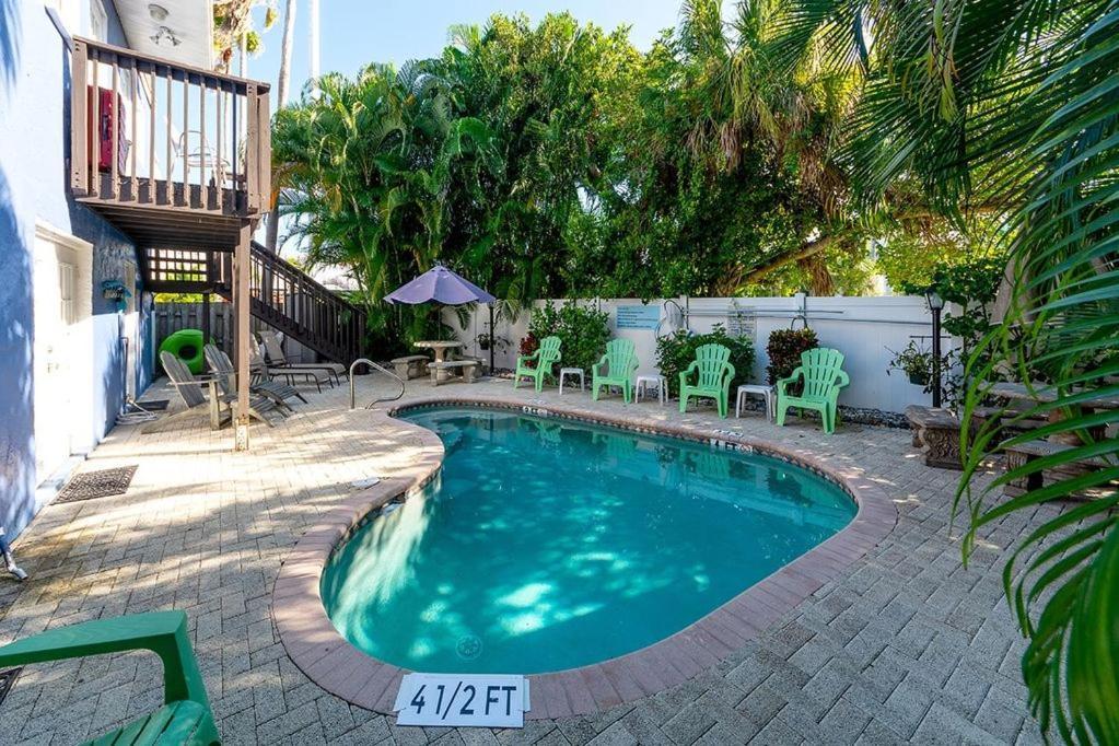 Beach Getaway Pool Condo Between The Island Marina And Beach เบรเดนทันบีช ภายนอก รูปภาพ