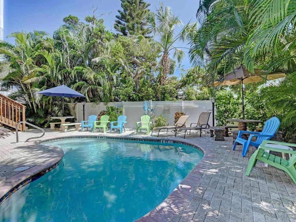 Beach Getaway Pool Condo Between The Island Marina And Beach เบรเดนทันบีช ภายนอก รูปภาพ