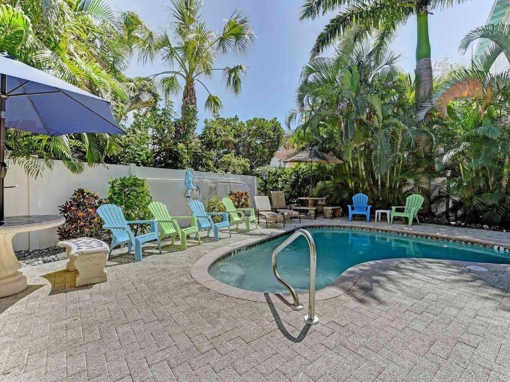 Beach Getaway Pool Condo Between The Island Marina And Beach เบรเดนทันบีช ภายนอก รูปภาพ
